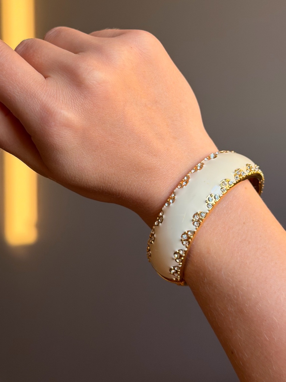 Stella & Dot Sloan Cream Enamel Rhinestone Hinged Clamper Bangle Bracelet 7"